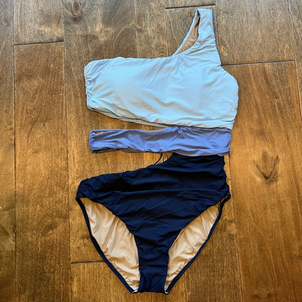PQ Swim women’s cutout one piece swimsuit size Large
